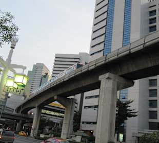 Skytrain am Lumphini-Park