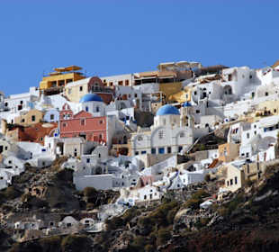 Blick die Steilküste hinauf Oia Greece pur