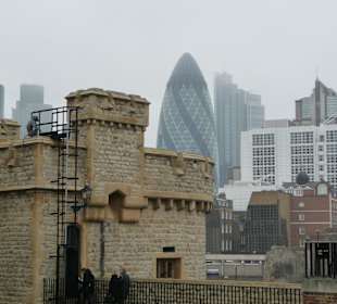 Widok na The City z Tower of London