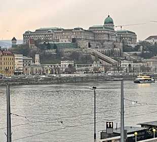 Burgberg / Burgpalast