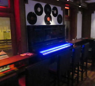 Pub Restaurant Piano