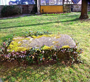Alte Gräber