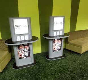Handy-Ladestation im Sambil-Center