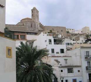 Blick auf die alte Kirche