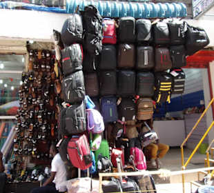 Im Kariakoo Market unterwegs