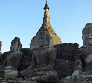 Auch hier renovierungsbedürftige Buddhas
