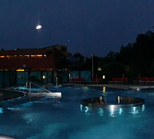 Aussen mit super Poolbar 