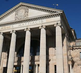 Beim Kurhaus von Wiesbaden