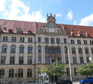 Heute Justizzentrum, früher Hauptpostamt