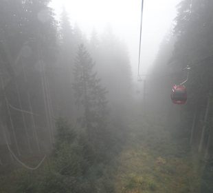 Bergbahn im Nebel