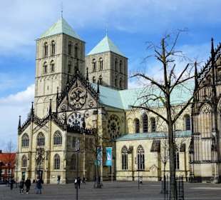 Außenansicht des Dom von Münster