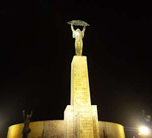 Statua Wolności na Górze Gellerta