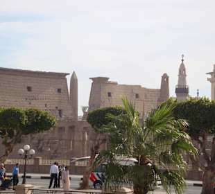 Ein Spaziergang auf der Corniche, der Luxortempel