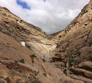 Blick auf den staudamm