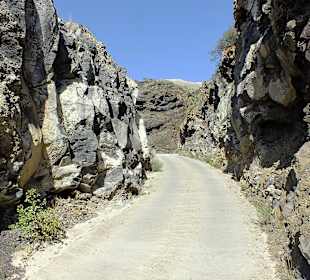 Straße zur Playa de la Veta
