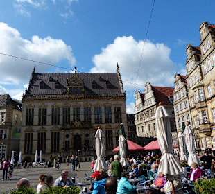 Schöner Marktplatz am Rathaus