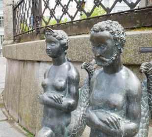 Adam und Eva bei der Wasserkunst