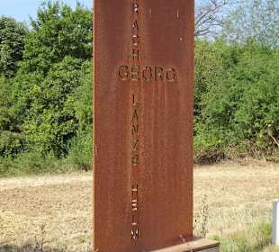 Moderne Skulpturen am Nothelferweg
