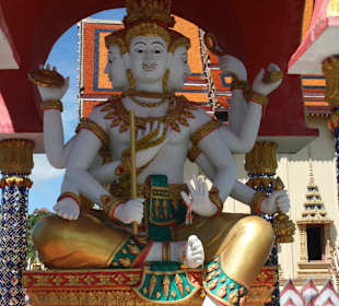 Wat Plai Laem