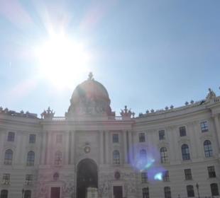Wiener Hofburg: Michaelertrakt am Michaelerplatz