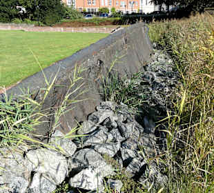 Die historischen Stemmtore des Docks