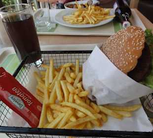 Burger mit Pommes und Softdrink für 8,99 Euro