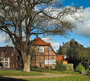 У Церькви  Св. Михаэля