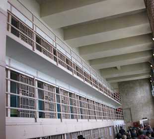 Zellenblock mit Blick Richtung Yachthafen