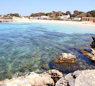Burrone Beach auf  Favignana