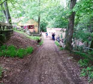 Zum Felsenkeller runter