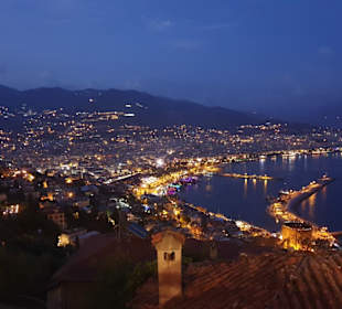 Burg Alanya - Blick auf den Hafen