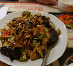 Asia Deli in Wedding: Schweinefleisch YuXiang-Art