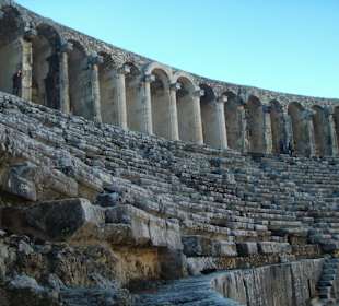 Nachmittags im Theater