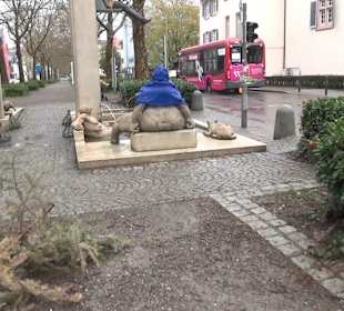 Laubebrunnen Peter Lenk