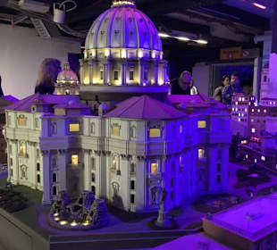 Der Petersdom bei Nacht