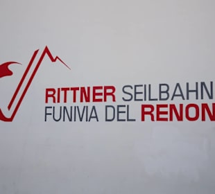 Das Schild der Funivia del Renon