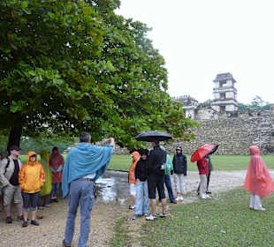 Palenque und der Regenwald im Regen
