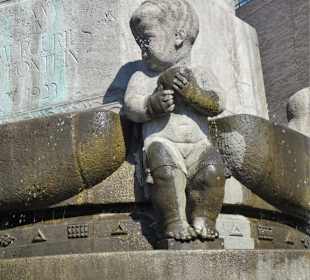 Ansichten der Mercuriusfontein in Leeuwarden