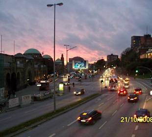 auf dem Weg zu den Landungsbrücken