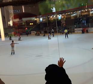 Dubai Mall - Eislaufplatz