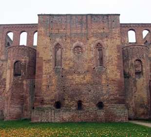 Ruine von vorne rechts Restaurant