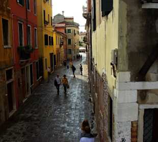 Runter und ab in die Gasse