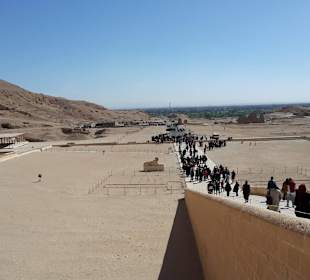 Tempel der Hatschepsut , Aufgang