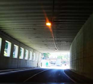 Schutztunnel Achtung Blitzer