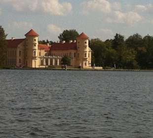Das Schloss vom Wasser