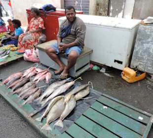 Auf dem Markt von Suva
