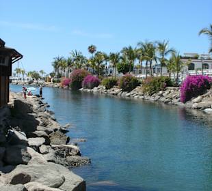 Kleine Wassergassen in Puerto de Mogan