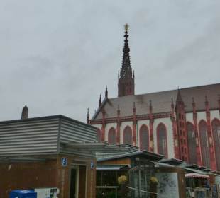 Bei einem Bummel über den Marktplatz von Würzburg