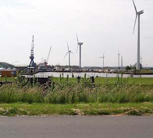 Hafen Süd  (Husumer Schiffswerft)