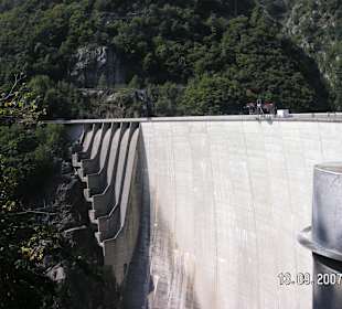 Valle Verzasca-Staudamm